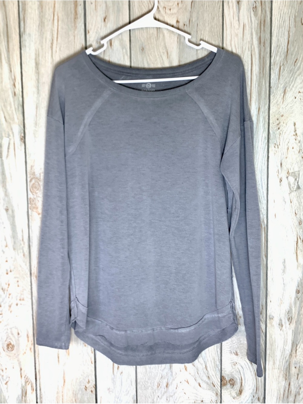 So Perfect Crew Soft Long Sleeve Women’s Size M Gray Lightweight Sweater